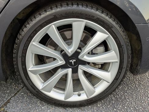 Used 2018 Tesla Model 3 Long Range image 12