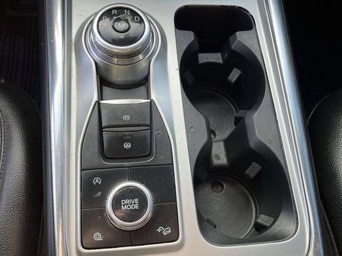 Used 2020 Ford Explorer XLT w/ Equipment Group 202A image 17