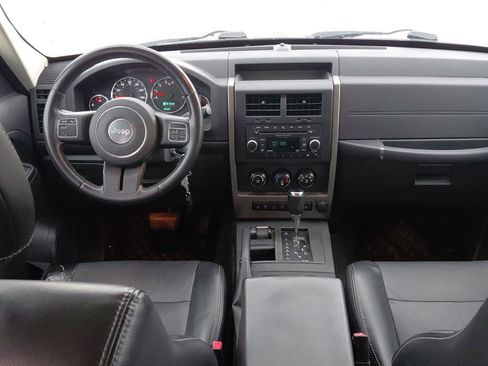 Used 2012 Jeep Liberty Sport image 37