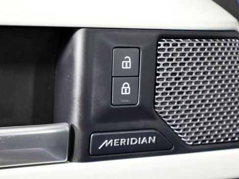 Used 2023 Land Rover Defender 90 S image 82