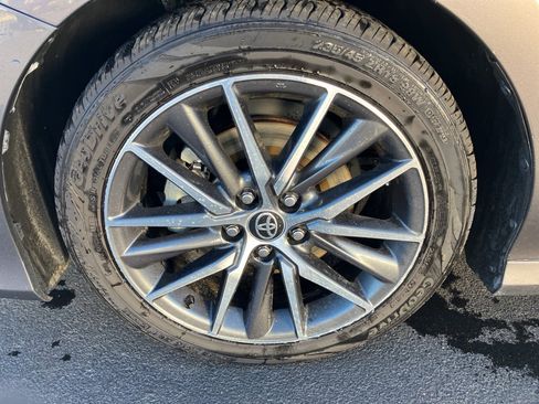 Used 2021 Toyota Camry XLE w/ Navigation Package image 14