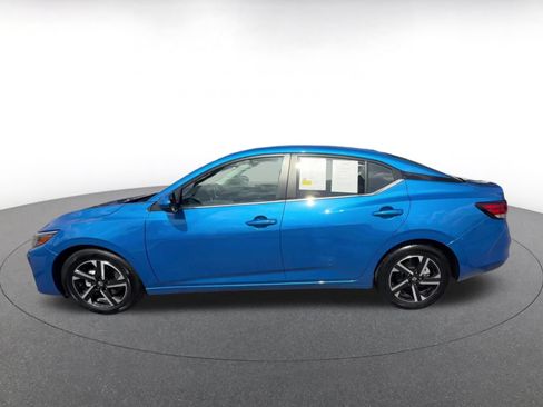 Used 2025 Nissan Sentra SV FWD image 9