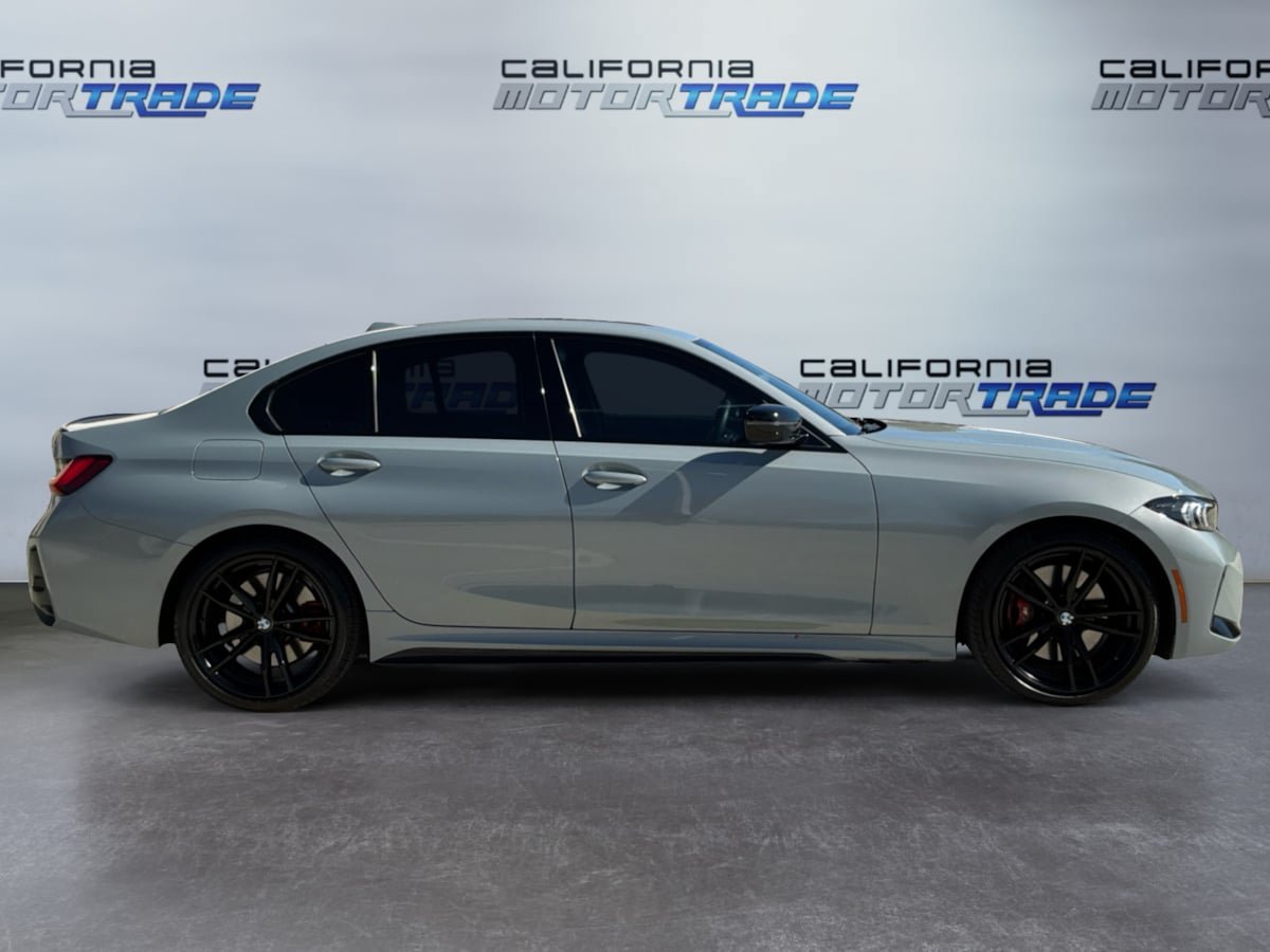 Used 2023 BMW 330i Sedan w/ M Sport Package RWD image 4
