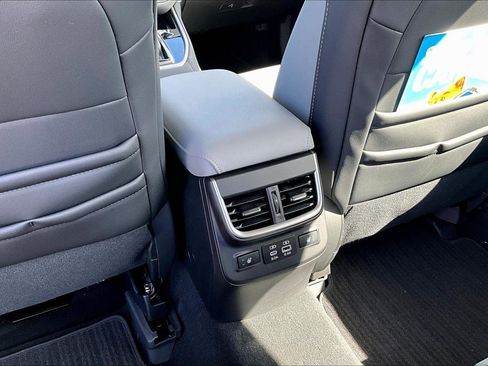 Used 2025 Subaru Legacy Limited image 29