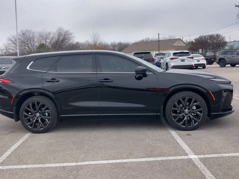 New 2025 Toyota Crown Signia image 9