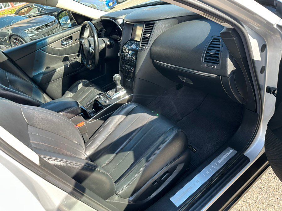 Used 2017 INFINITI QX70 AWD w/ Premium Package image 14