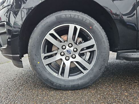 Used 2024 Ford Expedition Limited image 33