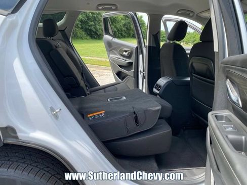 Used 2024 GMC Terrain SLE AWD/4WD image 37