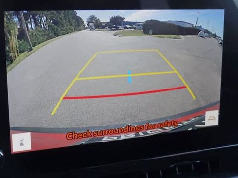 Used 2023 Toyota Corolla Cross XLE image 22