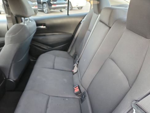 Used 2021 Toyota Corolla LE image 18