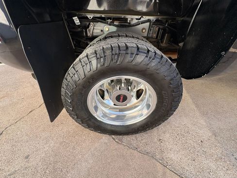 Used 2019 GMC Sierra 3500 Denali w/ Duramax Plus Package AWD/4WD image 9