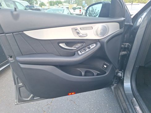 Used 2019 Mercedes-Benz GLC 300 4MATIC image 9
