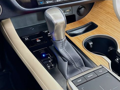 Certified 2021 Lexus RX 350L FWD w/ Premium Package image 17