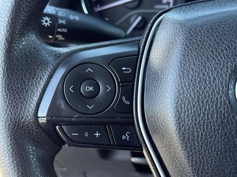 Certified 2019 Toyota Camry LE image 20