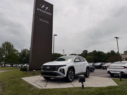 Used 2025 Hyundai Tucson SEL FWD image 1