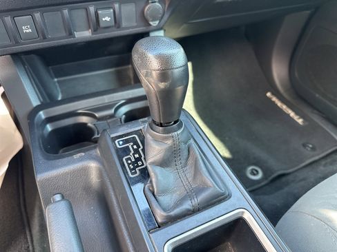 Used 2020 Toyota Tacoma SR image 10