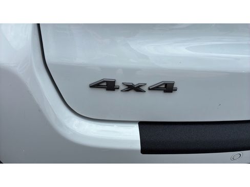 Used 2025 Jeep Compass Trailhawk AWD/4WD image 24