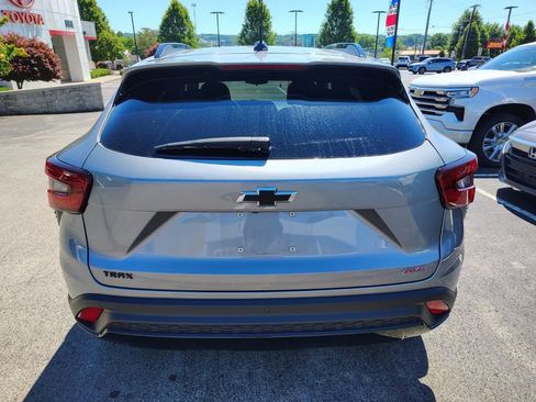 Used 2025 Chevrolet Trax RS w/ Driver Confidence Package FWD image 5