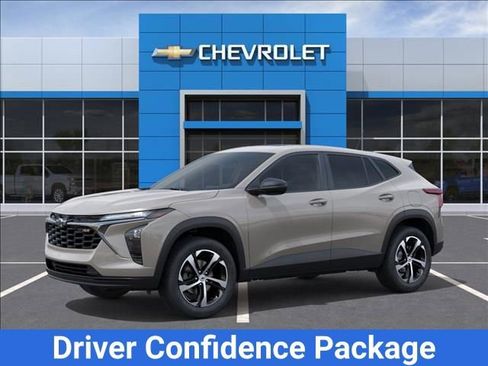 New 2026 Chevrolet Trax RS w/ Sunroof Package FWD image 2