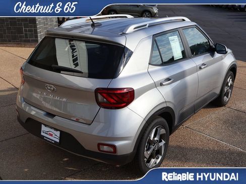 Certified 2025 Hyundai Venue SEL FWD image 6