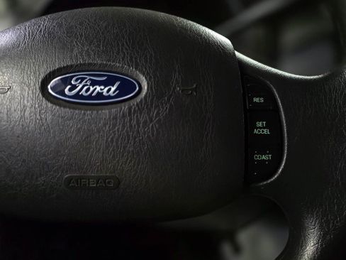 Used 2019 Ford E-450 and Econoline 450 Super Duty image 18