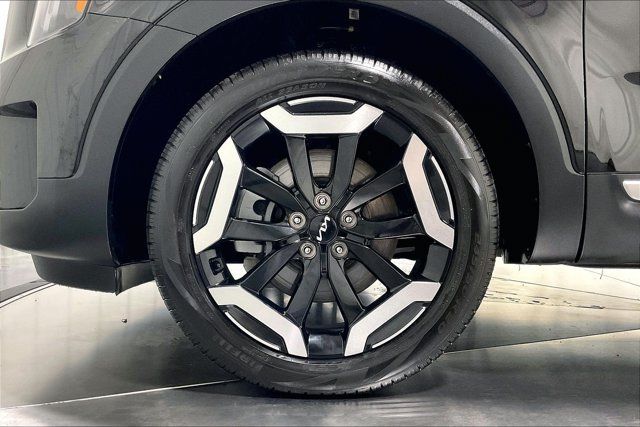 Used 2024 Kia Telluride EX w/ EX Captain's Chair Package AWD/4WD image 9