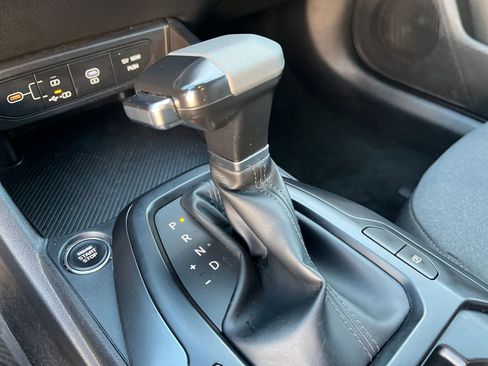 Used 2025 Kia K4 LXS image 42