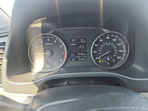 Used 2017 Hyundai Elantra SE image 23