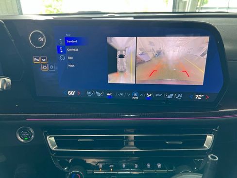 Used 2024 Chevrolet Traverse RS AWD/4WD image 9