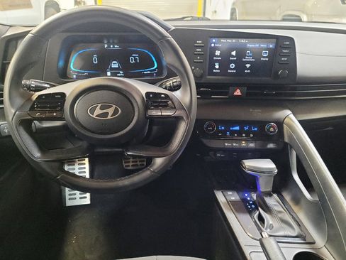 Used 2025 Hyundai Elantra Sport FWD image 22