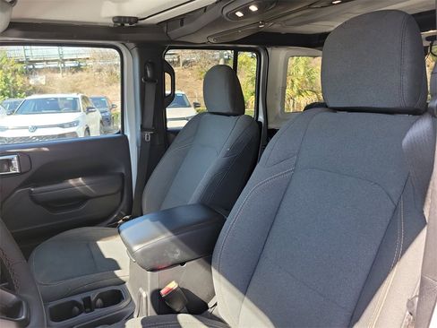 Used 2024 Jeep Wrangler Sport S image 21