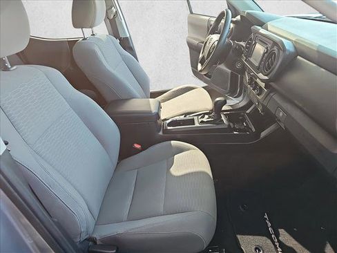 Used 2018 Toyota Tacoma SR image 15