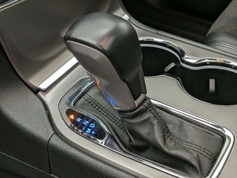 Used 2020 Jeep Grand Cherokee Altitude AWD/4WD image 17