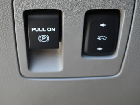 Used 2018 Ford F150 XLT w/ Equipment Group 302A Luxury AWD/4WD image 22