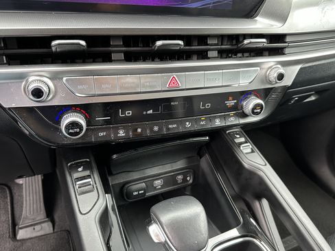 Certified 2024 Kia Telluride S FWD image 24