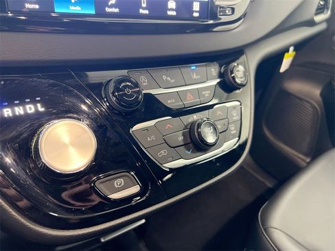 New 2025 Chrysler Voyager LX image 15