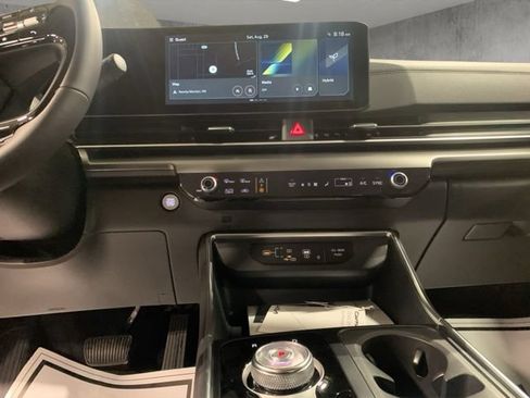 New 2027 Kia Carnival EX FWD image 19