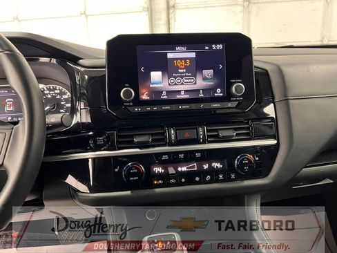 Used 2025 Nissan Pathfinder SV FWD image 49