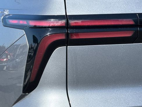 Used 2025 Chevrolet Traverse Z71 image 46