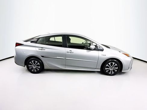 Used 2022 Toyota Prius LE image 9