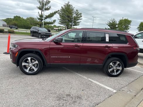 New 2026 Jeep Grand Cherokee L Limited AWD/4WD image 18
