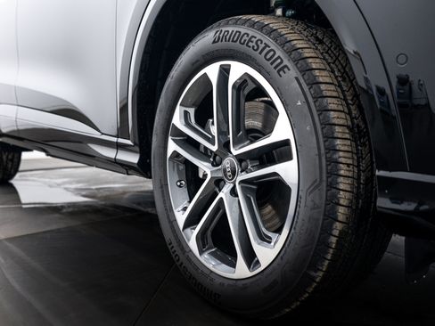 New 2025 Audi Q5 Premium Plus image 22