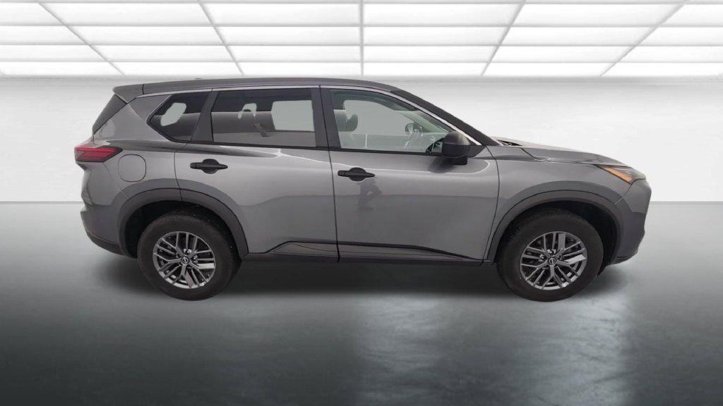 Used 2024 Nissan Rogue S AWD/4WD image 8