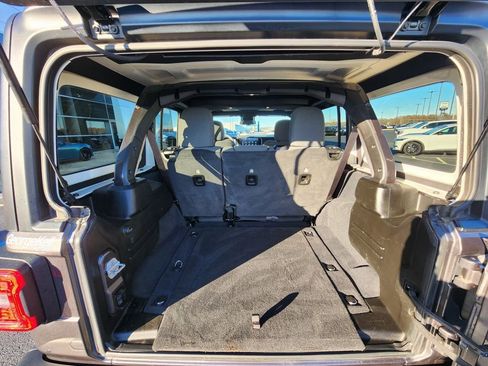 Used 2024 Jeep Wrangler Unlimited Rubicon w/ XTREMEE 35" Tire Package image 24