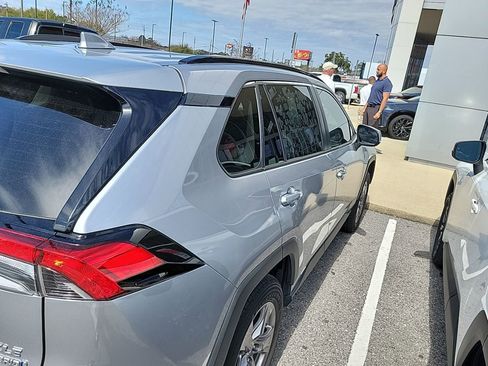 Used 2024 Toyota RAV4 XLE w/ Convenience Package image 10