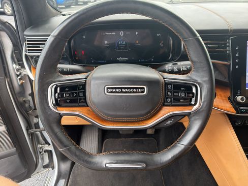 Used 2022 Jeep Grand Wagoneer Series III AWD/4WD image 13