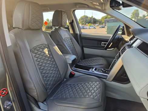 Used 2018 Land Rover Discovery Sport SE AWD/4WD image 17