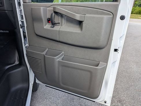 New 2026 Chevrolet Express 2500 w/ Driver Convenience Package RWD image 24