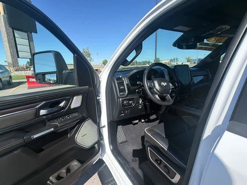 Used 2025 RAM 1500 Laramie AWD/4WD image 10