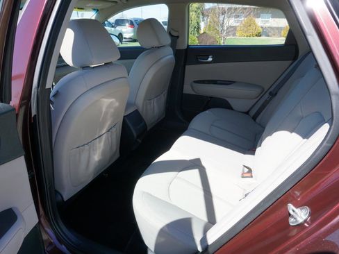 Used 2018 Kia Optima LX w/ 17" Alloy Wheels Package image 8